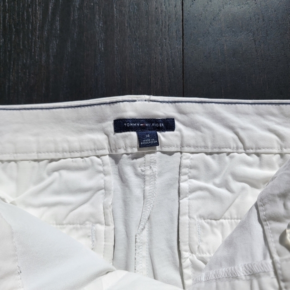 Tommy Hilfiger Women's White Mid-length 9" Inseam Chino Shorts Size 14 - Picture 7 of 11